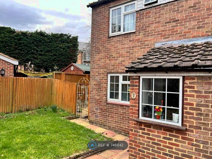 3 Bedroom End Of Terrace House To Rent In Wallington, Wallington, SM6