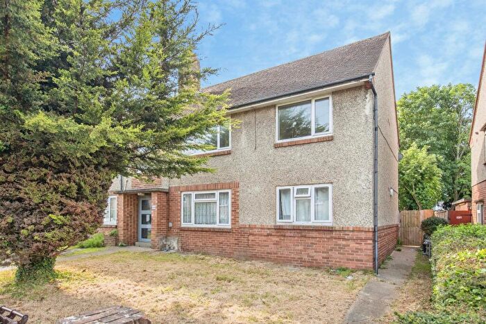 2 Bedroom Flat For Sale In Grange Road, Harwich, CO12