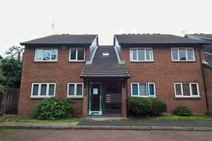 1 Bedroom Apartment To Rent In Hereward Green, Loughton, IG10