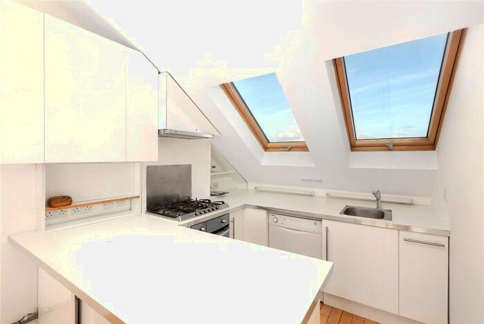 1 Bedroom Flat To Rent In Uxbridge Road, Shepherds Bush, W12