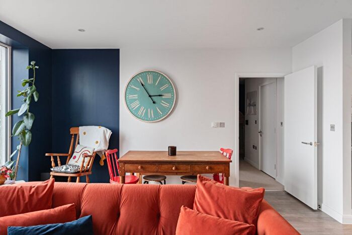 1 Bedroom Flat For Sale In Chandlers Avenue, London, SE10