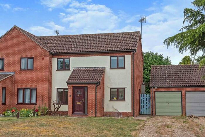 3 Bedroom Semi-Detached House To Rent In Oak Drive, Beck Row, Bury St. Edmunds, IP28