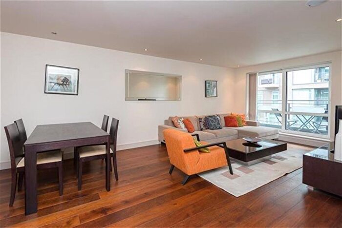 2 Bedroom Flat To Rent In Park Street, London, SW6