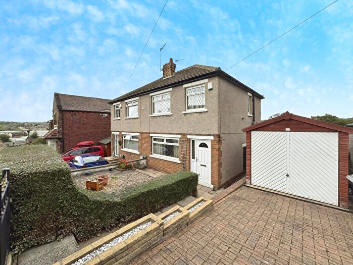 3 Bedroom Semi-Detached House For Sale In Wesley Street, Cleckheaton, BD19