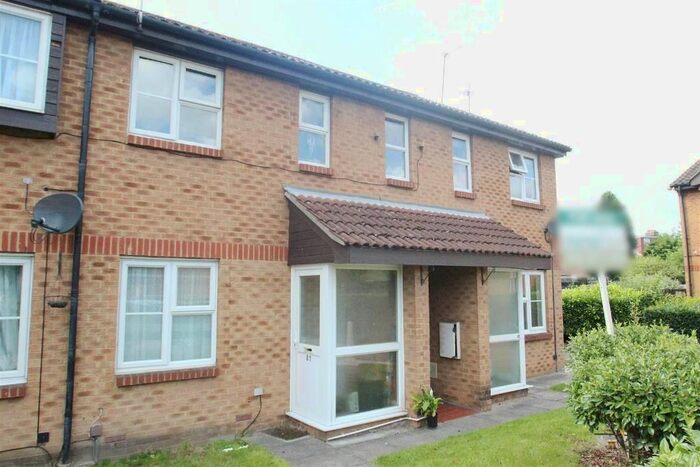 1 Bedroom Maisonette To Rent In Abbotswood Way, Hayes, UB3