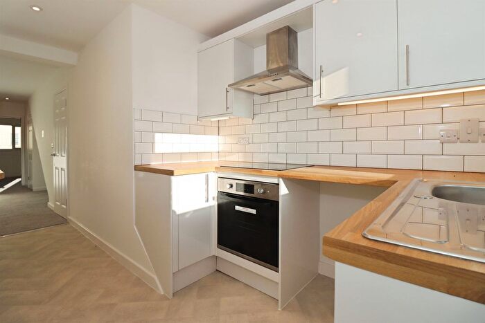 2 Bedroom Flat For Sale In Gloucester Road North, Filton, Bristol, BS34