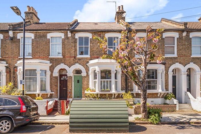 1 Bedroom Flat For Sale In Ivanhoe Road, Camberwell, SE5