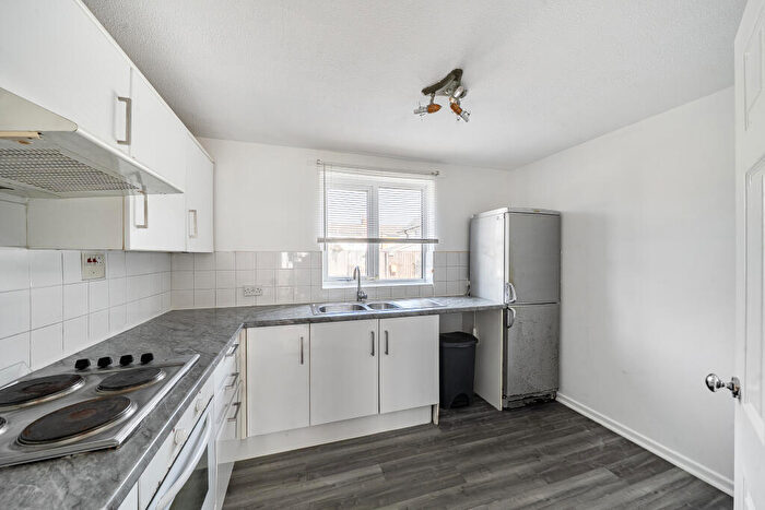 1 Bedroom Flat For Sale In Dogridge, Purton, SN5