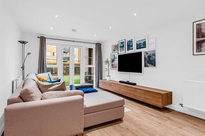 2 Bedroom Flat To Rent In Constables Way, Hertford, Hertfordshire, SG13