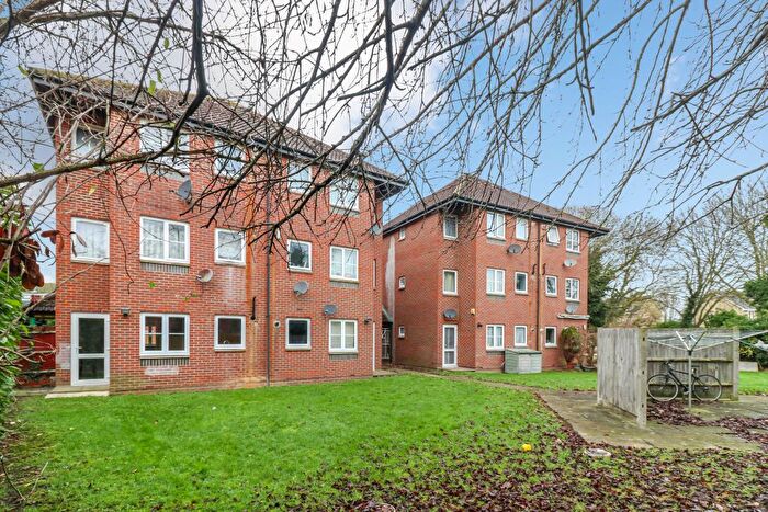 1 Bedroom Flat To Rent In Burgett Road, Slough, SL1