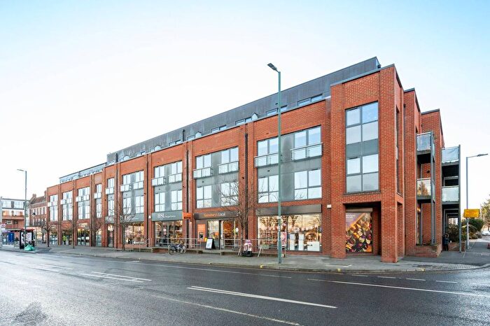 2 Bedroom Flat For Sale In Ewell Road, Tolworth, Surbiton, KT6
