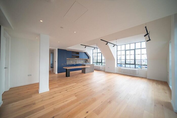 3 Bedroom Penthouse For Sale In Sales Gallery, Orchard Place, London, E14