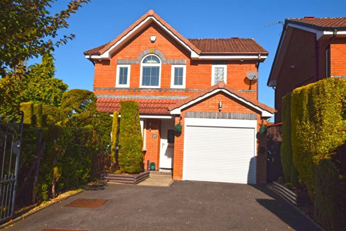 3 Bedroom Detached House For Sale In Silverton Grove, Middleton, Manchester, M24