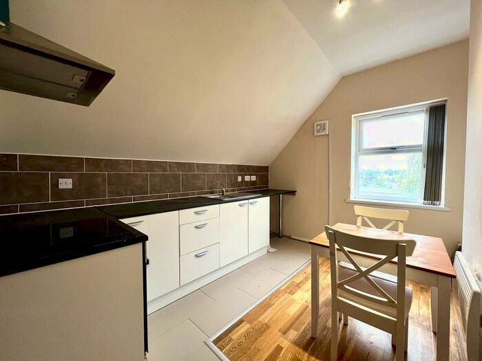 1 Bedroom Apartment To Rent In Cromwell Lane, Tile Hill, CV4