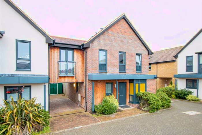 3 Bedroom Semi-Detached House To Rent In Abacus Drive, Oakgrove, Milton Keynes, MK10