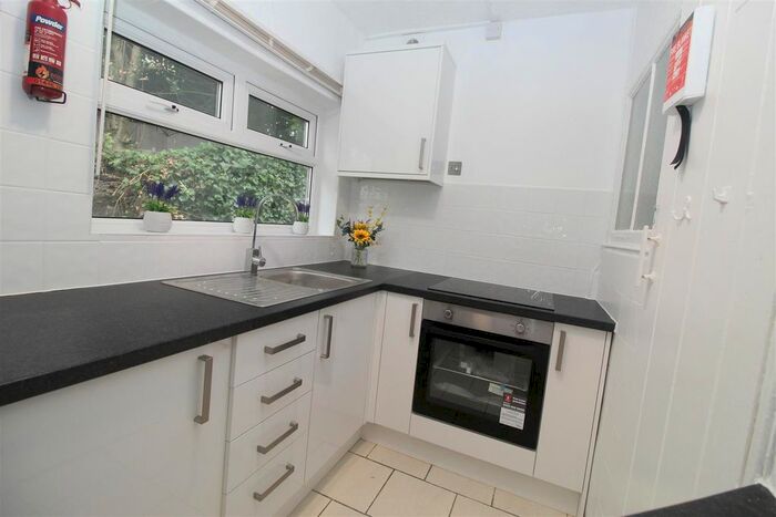 2 Bedroom Flat To Rent In Claude Road, Roath, Cardiff, CF24