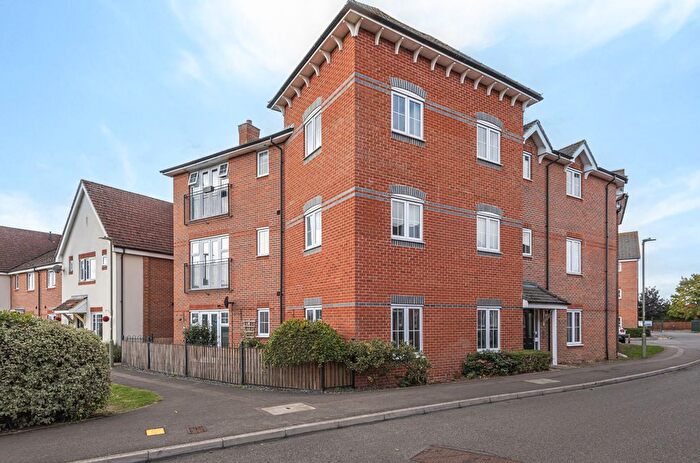 2 Bedroom Flat For Sale In Caldecott Chase, Abingdon, OX14