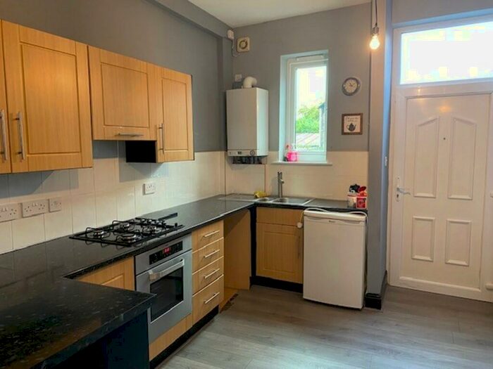 2 Bedroom Maisonette To Rent In Attercliffe Road, Sheffield, S9