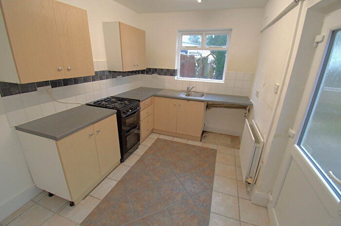 2 Bedroom Maisonette To Rent In Milner Road, Heswall, Wirral, CH60