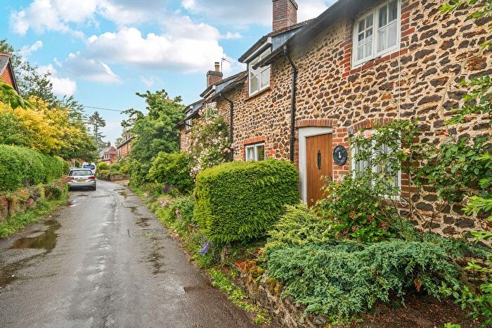 1 Bedroom Cottage For Sale In The Alley, Stedham, GU29