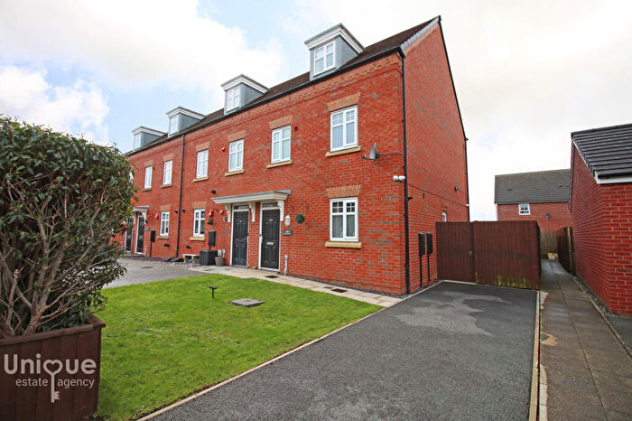 3 Bedroom End Of Terrace House For Sale In Hawthorn Drive, Thornton-Cleveleys, FY5