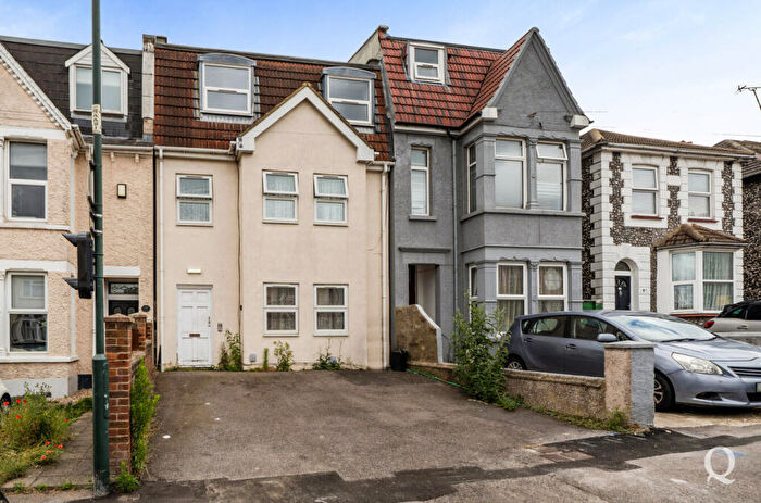 1 Bedroom Apartment For Sale In Napier Road, Gillingham, Kent, ME7
