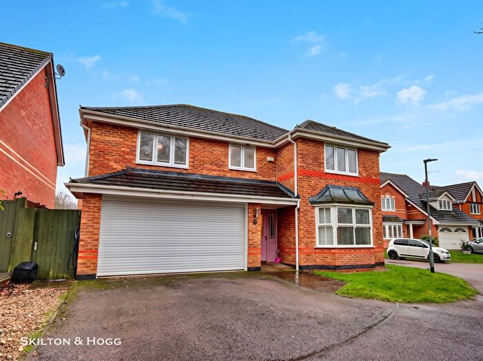 4 Bedroom Detached House For Sale In Lansdown Close, Daventry, NN11
