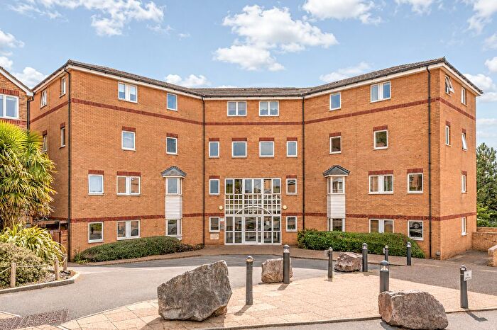 2 Bedroom Flat For Sale In Woodacre, Portishead, BS20