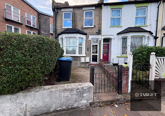 2 Bedroom Flat To Rent In Croyland Road, Edmonton, N9