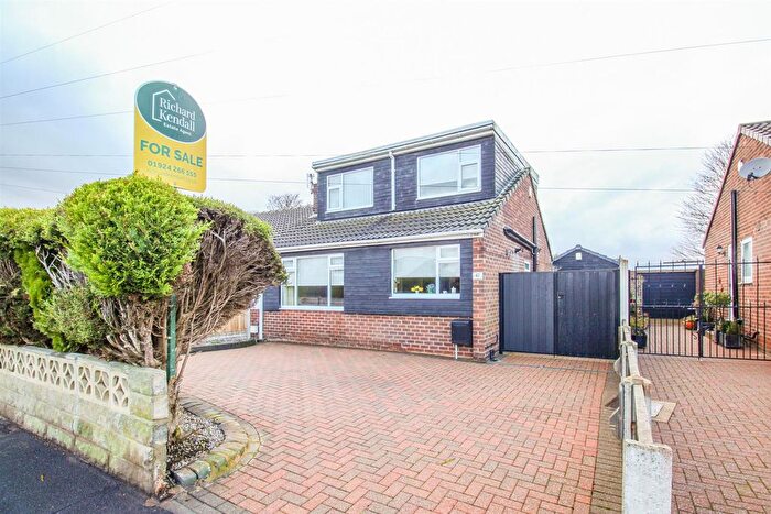 3 Bedroom Semi Detached Bungalow For Sale In Spa Croft Road, Ossett, WF5