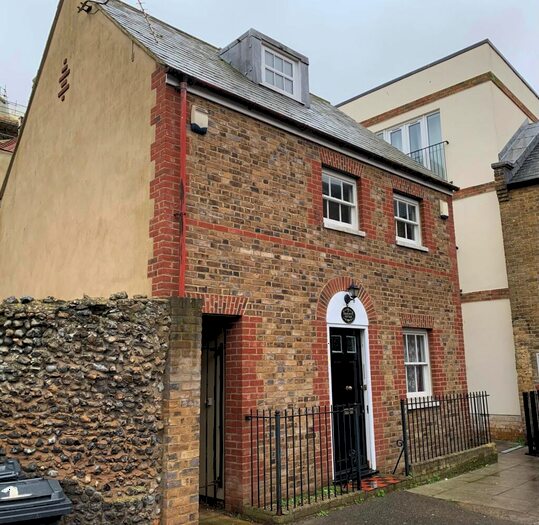 3 Bedroom Detached House To Rent In York Street, Ramsgate, CT11