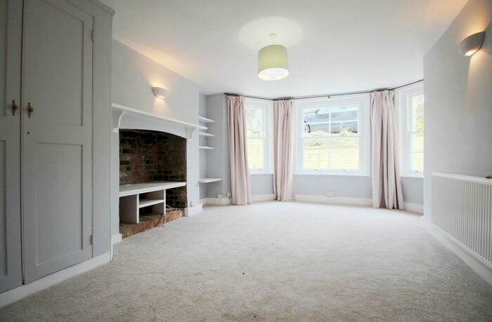 1 Bedroom Flat To Rent In Battledown Approach, Cheltenham, GL52