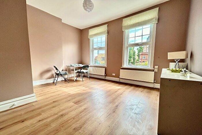 1 Bedroom Flat To Rent In Northwold Road, London, N16