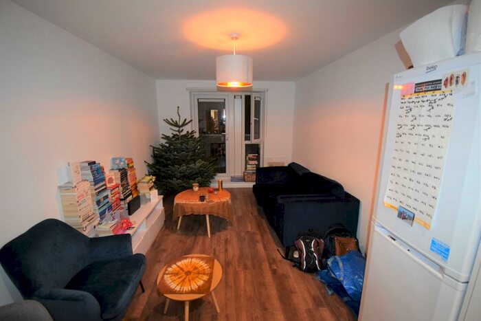 1 Bedroom Apartment To Rent In Stoke Road, Slough, SL2