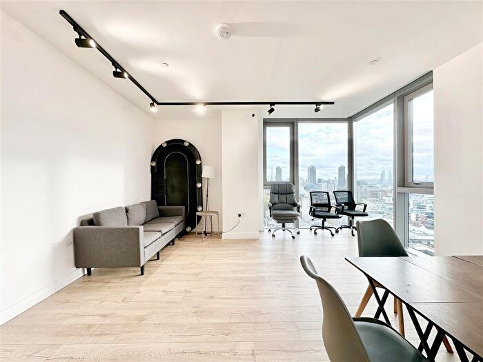 2 Bedroom Flat To Rent In Valencia Tower, City Road, EC1V