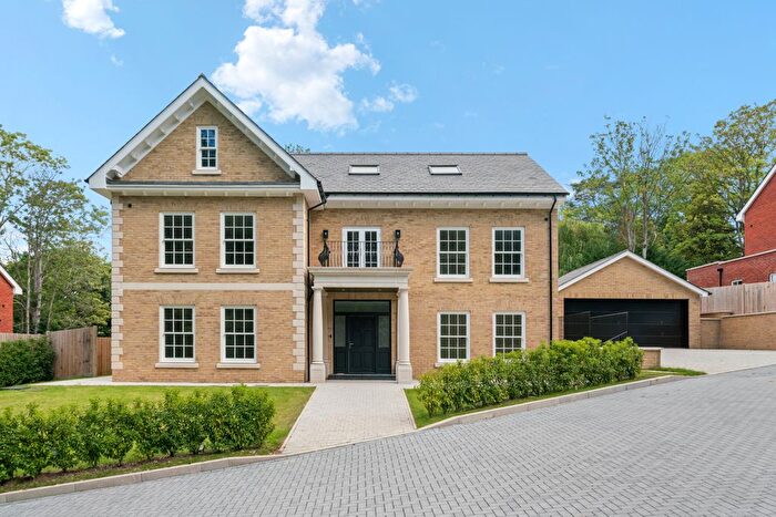 5 Bedroom Detached House For Sale In The Ridgeway, Cuffley, EN6