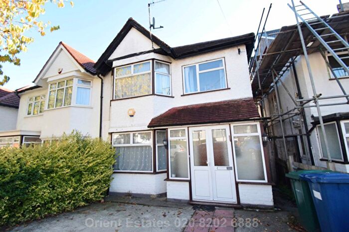 3 Bedroom Semi-Detached House To Rent In Aprey Garden, London, NW4