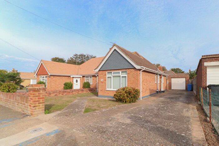 2 Bedroom Bungalow For Sale In Anne Close, Birchington, Kent, CT7