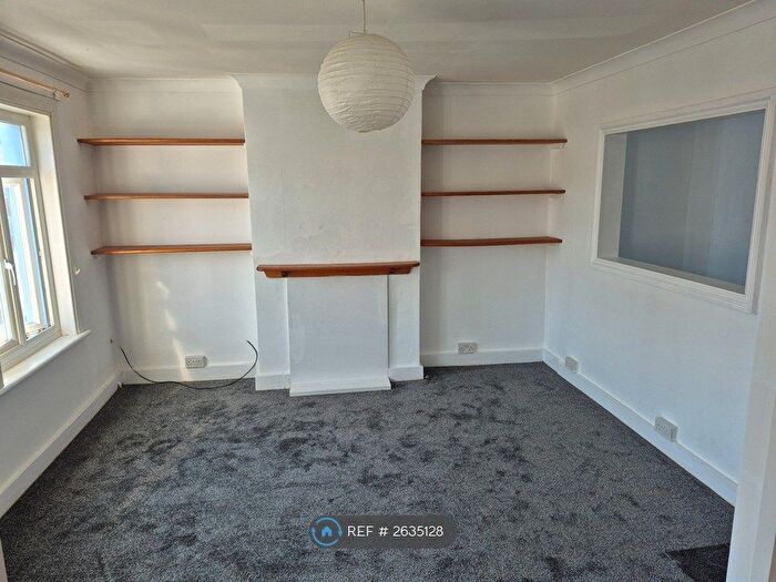 2 Bedroom Flat To Rent In Tideswell Road, Eastbourne, BN21