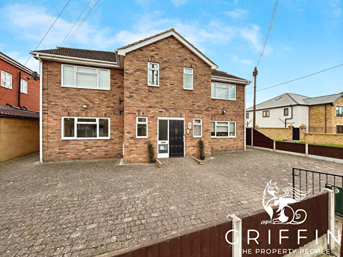 2 Bedroom Apartment To Rent In Noak Hill Road, Billericay, CM12