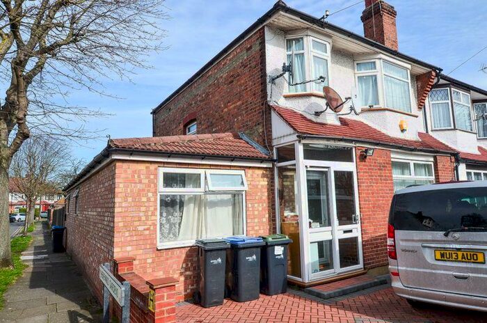 1 Bedroom Flat To Rent In Princes Avenue, Palmers Green, N13