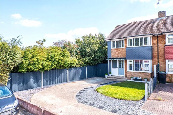 3 Bedroom Semi Detached House For Sale In Caliph Close, Riverview Park, Gravesend, Kent, DA12