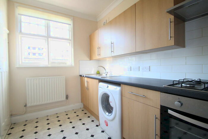 1 Bedroom Apartment To Rent In Warlters Close, Holloway, London, N7