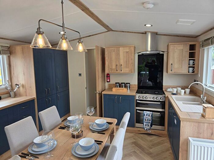 2 Bedroom Park Home For Sale In Dymchurch Road, New Romney, TN28