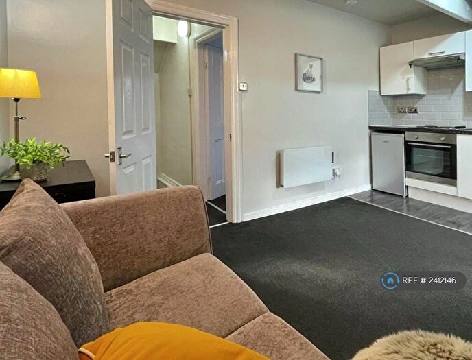 1 Bedroom Flat To Rent In Landseer Avenue, Leeds, LS13