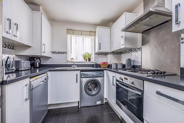 2 Bedroom Apartment To Rent In Tudor Crescent, Cosham, PO6