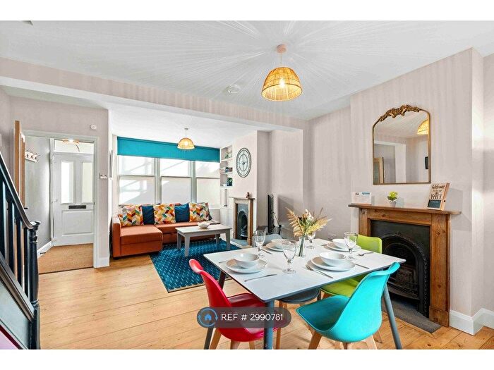 2 Bedroom Terraced House To Rent In Terminus Road, Brighton, BN1