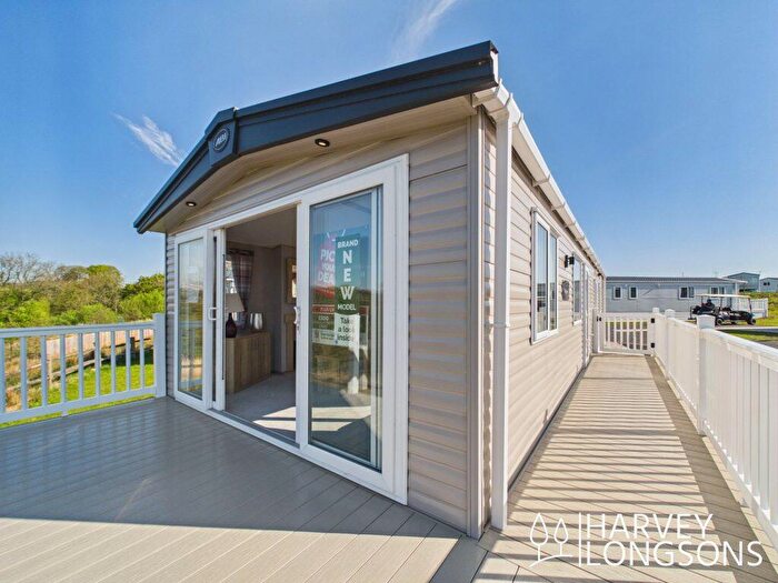 2 Bedroom Park Home For Sale In Bowland Fell Holiday Park, BD23