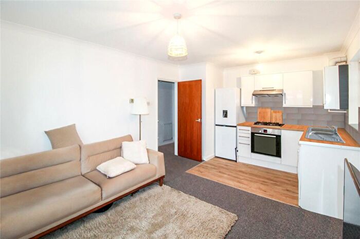 1 Bedroom Apartment For Sale In Herschell Road, Leigh-on-Sea, Essex, SS9