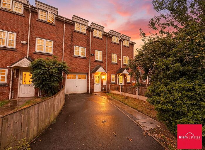 4 Bedroom Terraced House For Sale In Glenmuir Close, Irlam, M44